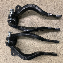 Load image into Gallery viewer, 2G eclipse 95-99 left and right strut arms powder coated black.