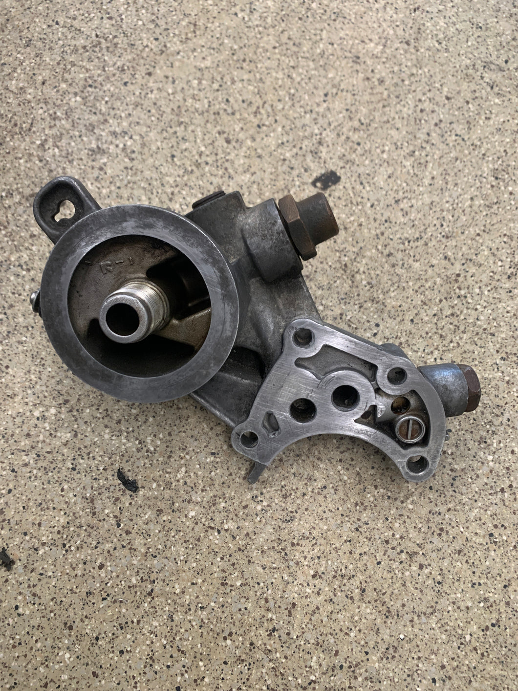 1990 style bolt oil filter housing