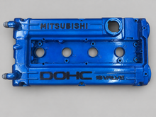 Load image into Gallery viewer, -8an fittings Mitsubishi valve cover blue/black letters