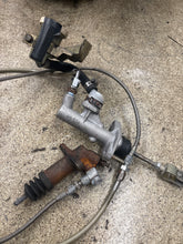Load image into Gallery viewer, 2g 95-99 clutch master cylinder and slave cylinder &amp; braided lines