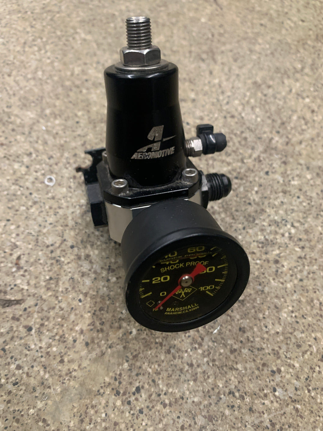 Aeromotive black AFPR w/gauge