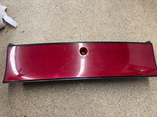 Load image into Gallery viewer, 2g eclipse center taillight no letters