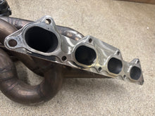 Load image into Gallery viewer, Masfab Twin Scroll T4 SideWinder Twin Scroll T4 exhaust manifold, Precision 46mm Wastegates and Bullseye S372 Turbocharger.