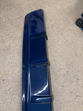 Load image into Gallery viewer, 2g DSM 95-99 carbonetics rear bumper diffuser kevlar blue.