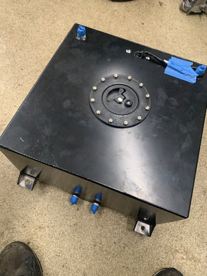 10 gallon Fuel cell with 10an fittings universal not sure who made it. (NEW)