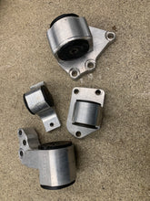 Load image into Gallery viewer, Avid billet complete set of 2G eclipse 95-99 motor mounts manual.