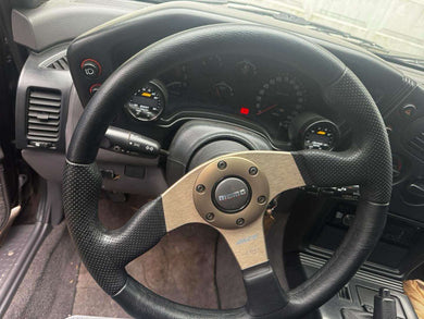 1g momo steering wheel with adapter.