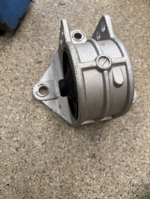 Trans mount 2g 95-99 manual GSX or FWD