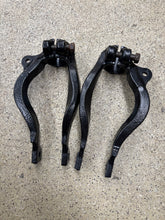 Load image into Gallery viewer, 2g 95-99 DSM left &amp; right strut forks power coated black
