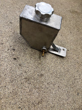 Load image into Gallery viewer, Gamble garage Overflow tank screw on top.