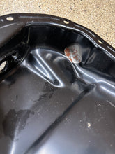 Load image into Gallery viewer, Genuine OEM Mitsubishi 7 bolt oil pan 92-99 (New)