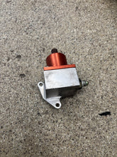 Load image into Gallery viewer, 1g bolt on fuel regulator