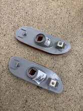Load image into Gallery viewer, 2g 95-99 front bumper  marker lights passenger &amp; drivers