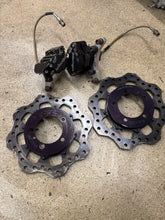 Load image into Gallery viewer, STM 2g DSM lightweight Rear drag brake kit with scalloped rotors.