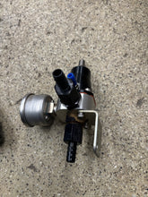 Load image into Gallery viewer, Aeromotive AFPR with gauge.