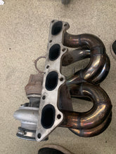 Load image into Gallery viewer, OBX racing exaust manifold and Holset HY35 turbo rebuilt by Justin whitesell.