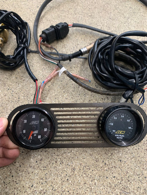 AEM boost and AEM wideband with 1g mount