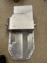 Load image into Gallery viewer, Moroso 6 bolt baffled oil pan 4G63 DSM (20960)
