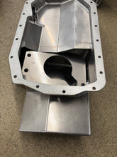 Load image into Gallery viewer, Moroso 6 bolt baffled oil pan 4G63 DSM (20960)