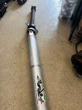 Load image into Gallery viewer, DSS 3.5” race driveshaft with tail shaft and jxb performance carrier bearing