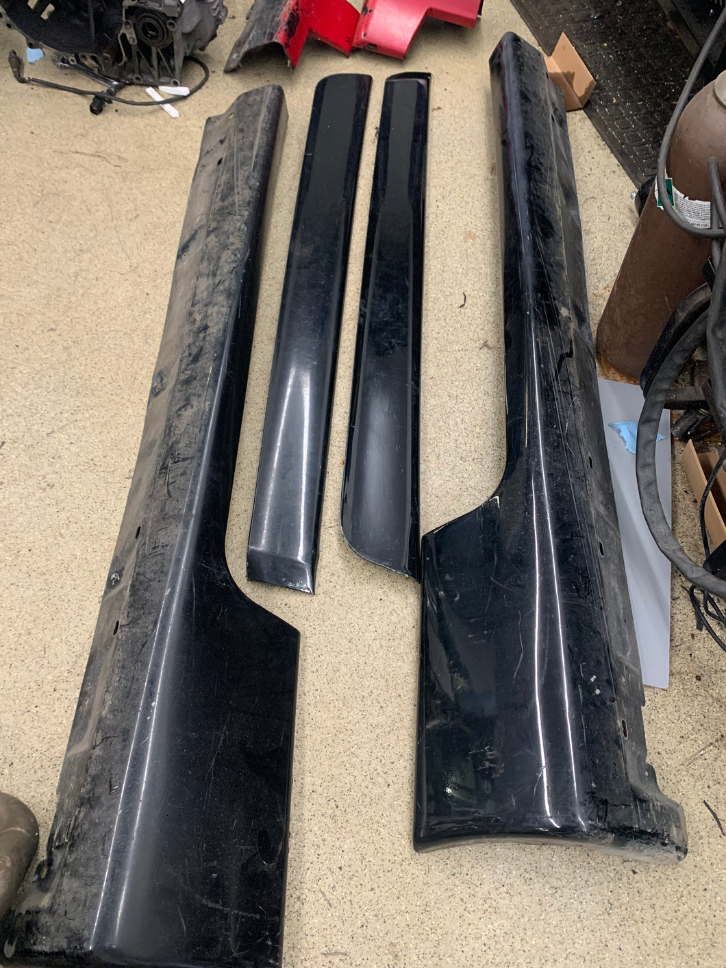 2gb eclipse side skirts complete set.