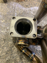 Load image into Gallery viewer, Archer Fab DSM flanged top mount exhaust manifold with side exit