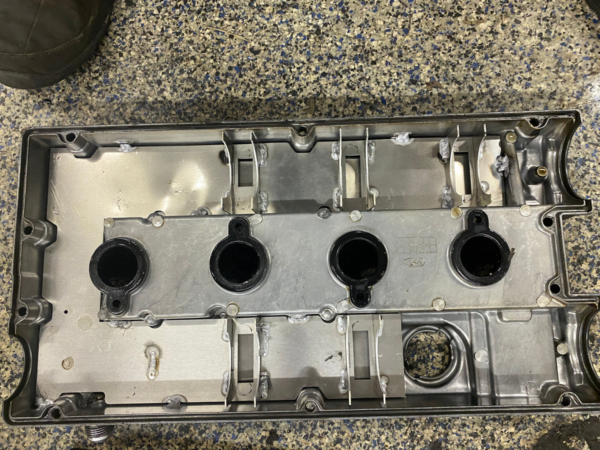 Black Valve Cover with 10an Fitttings and welded in baffles Rix Racing